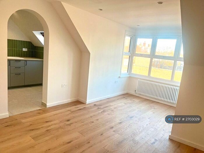 1 Bedroom Flat To Rent In Pilligrims Close, London, N13