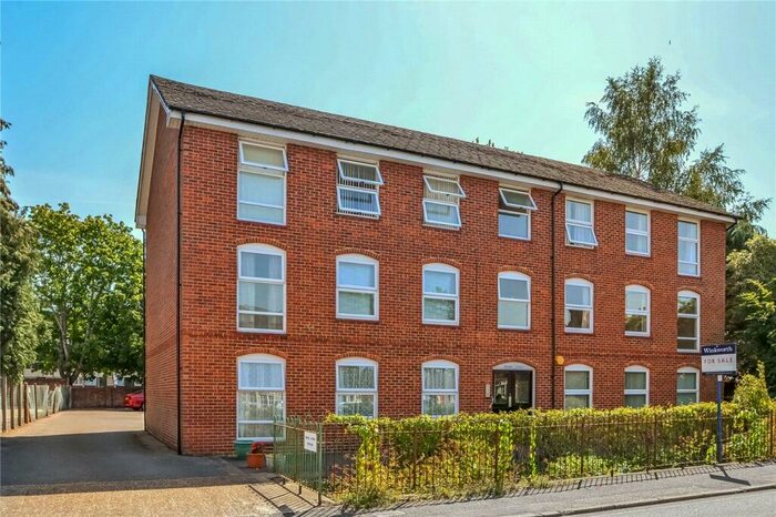 2 Bedroom Apartment To Rent In Brook Court, Middlebridge Street, Romsey, SO51