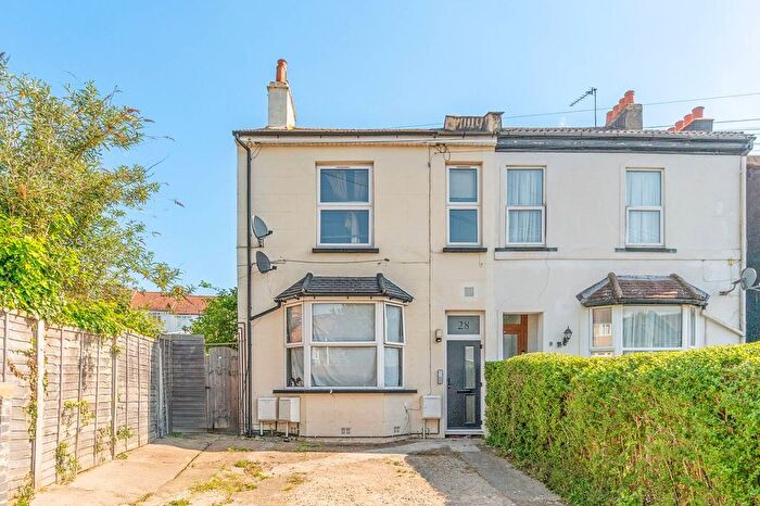 3 Bedroom Flat To Rent In Egerton Road, South Norwood, London, SE25