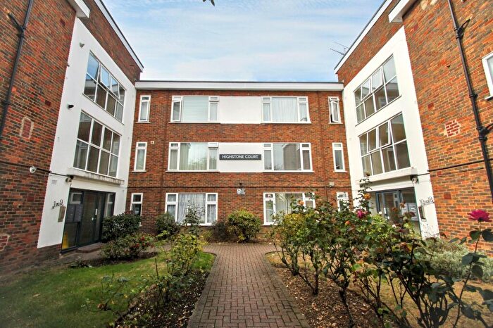 2 Bedroom Flat For Sale In New Wanstead, Highstone Court New Wanstead, E11