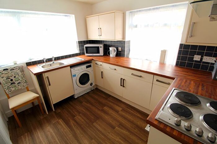 2 Bedroom Flat For Sale In Cedar Close, Patchway, BS34