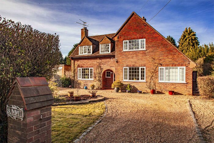 4 Bedroom Detached House For Sale In Summit, Crays Pond, RG8