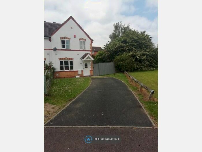 3 Bedroom Semi-Detached House To Rent In Discovery Close, West Midlands, DY4