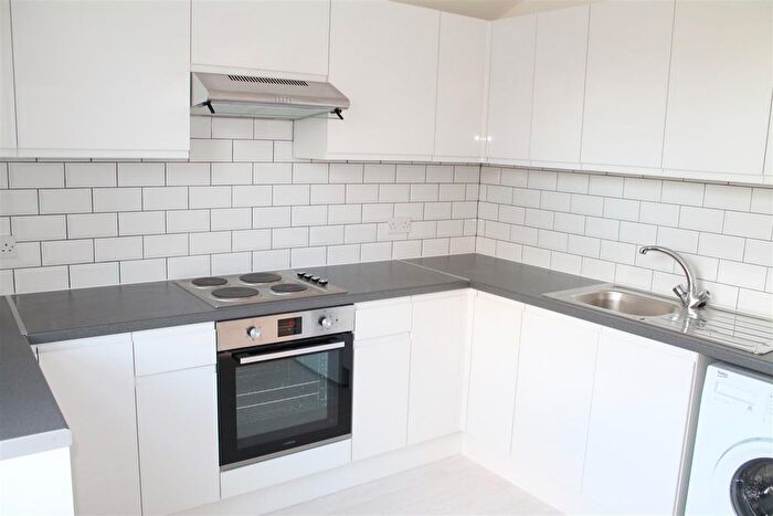 1 Bedroom Flat To Rent In Hoe Street, Walthamstow, E17