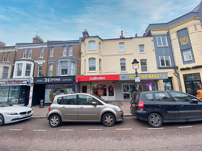 2 Bedroom Flat To Rent In Western Road, Bexhill-On-Sea, TN40