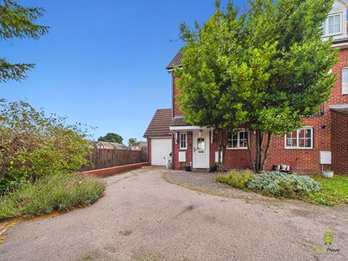 4 Bedroom Terraced House To Rent In Dickens Close, Erith, DA8