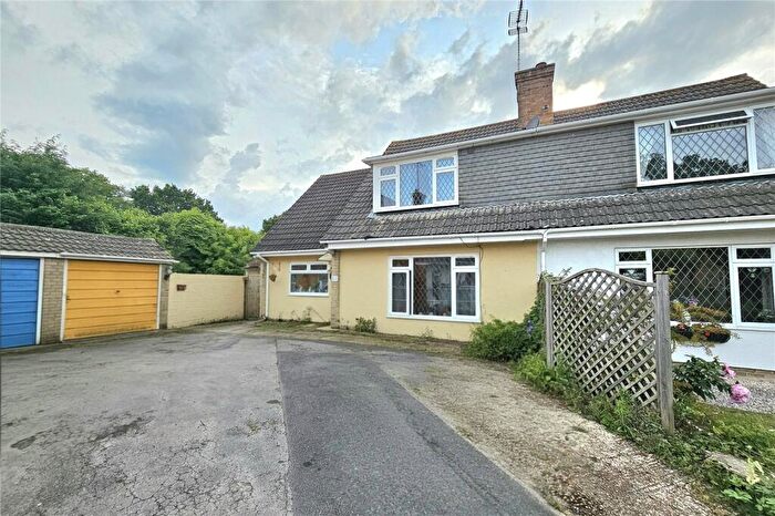 3 Bedroom Semi-Detached House For Sale In Olde Farm Drive, Blackwater, Camberley, Hampshire, GU17