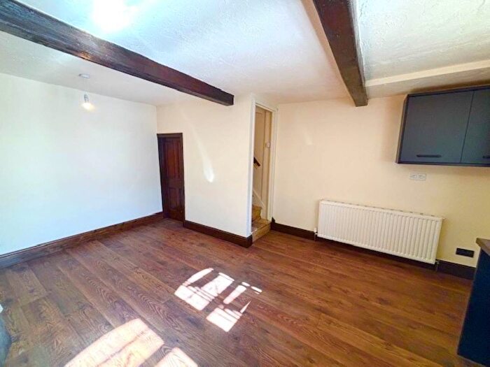 1 Bedroom Cottage To Rent In Moor End Road, Lockwood, Huddersfield, HD4