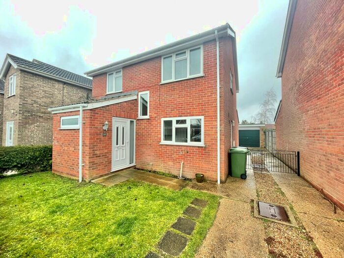 4 Bedroom Detached House To Rent In Wild Radish Close, Norwich, NR14