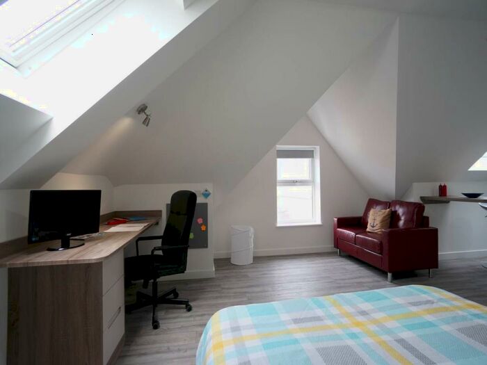 Studio To Rent In College Road, Bangor, Gwynedd, LL57