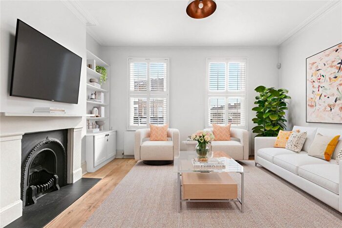 2 Bedroom Flat For Sale In Parsons Mews, London, SW18