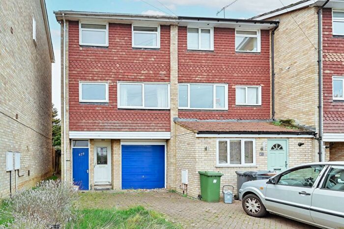 4 Bedroom Terraced House For Sale In Bushey Grove Road, Bushey, WD23
