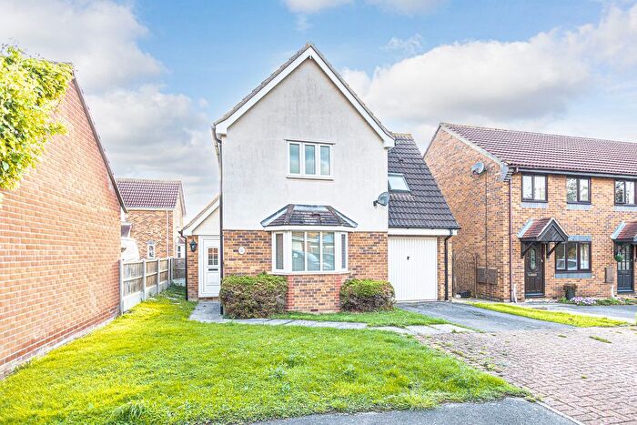 3 Bedroom Detached House For Sale In Oakley Avenue, Rayleigh, SS6