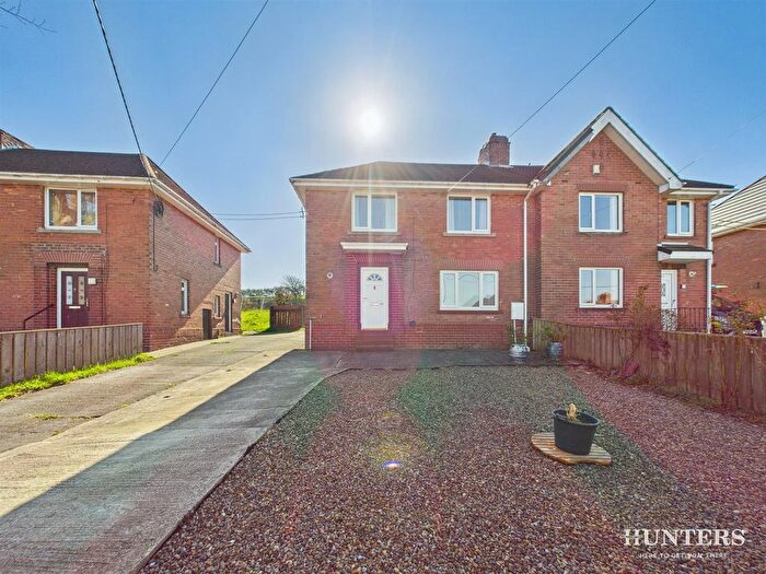 3 Bedroom Semi-Detached House For Sale In Tyne Avenue, Consett, DH8