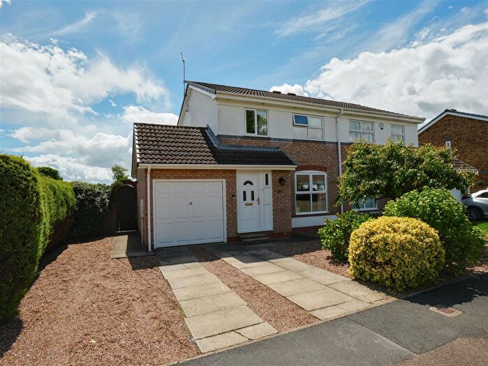 3 Bedroom Semi-Detached House For Sale In Kirkcroft, Wigginton, York, YO32