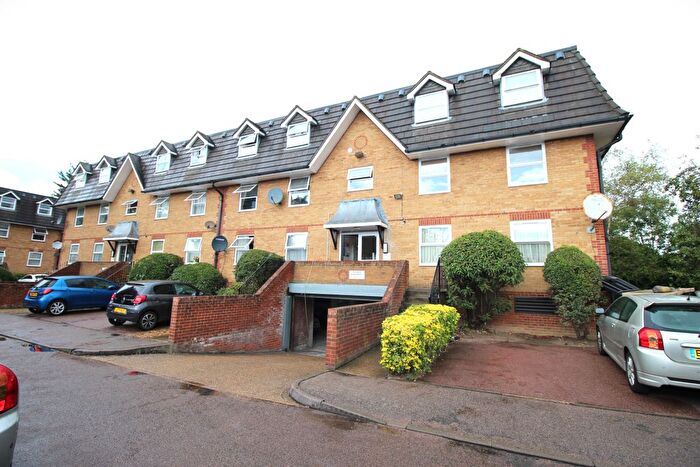 1 Bedroom Studio To Rent In Millstream Close, Palmers Green, N13