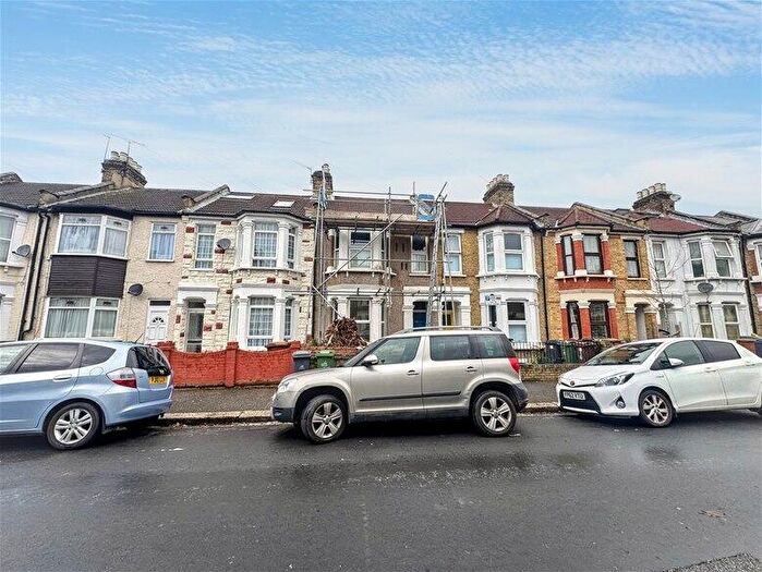 1 Bedroom Flat To Rent In Morley Road, Leyton, E10