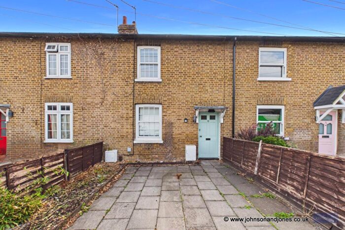 2 Bedroom Cottage For Sale In Bridge Road, Chertsey, Surrey, KT16