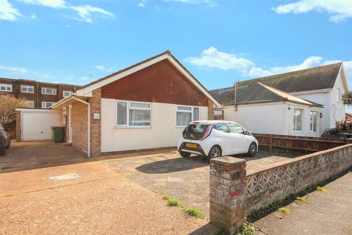 3 Bedroom Bungalow To Rent In Rowe Avenue, Peacehaven, Brighton, BN10