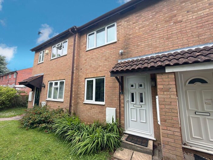 2 Bedroom Property To Rent In Thames Drive, Taunton, TA1