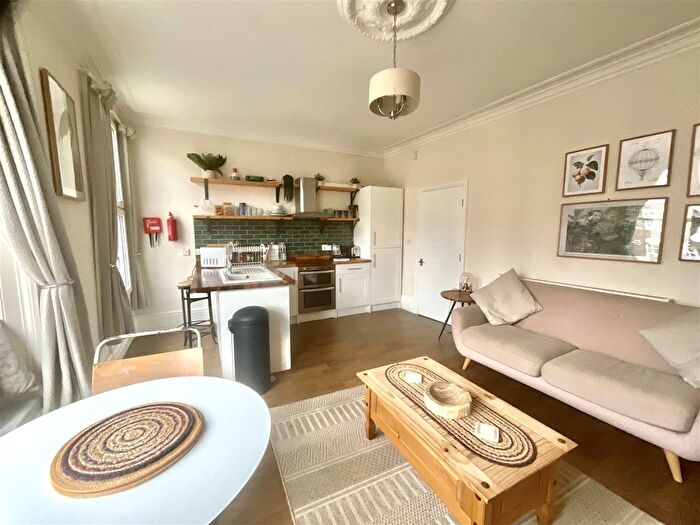 1 Bedroom Flat To Rent In North Marine Road, Scarborough, YO12