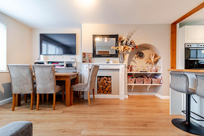 3 Bedroom End Of Terrace House For Sale In Bakers Mead, Godstone, RH9