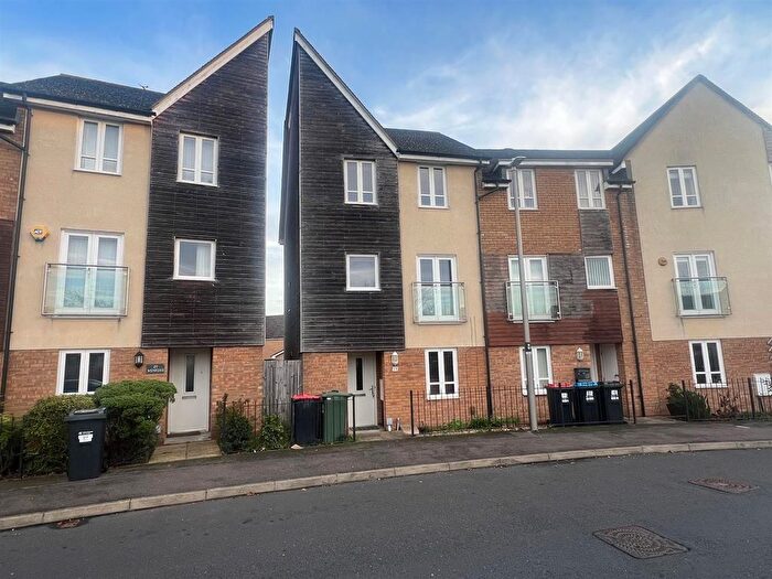 5 Bedroom End Of Terrace House For Sale In Wenford, Broughton, Milton Keynes, MK10