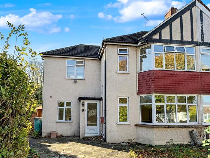 3 Bedroom End Of Terrace House For Sale In Oxhawth Crescent, Bromley, BR2