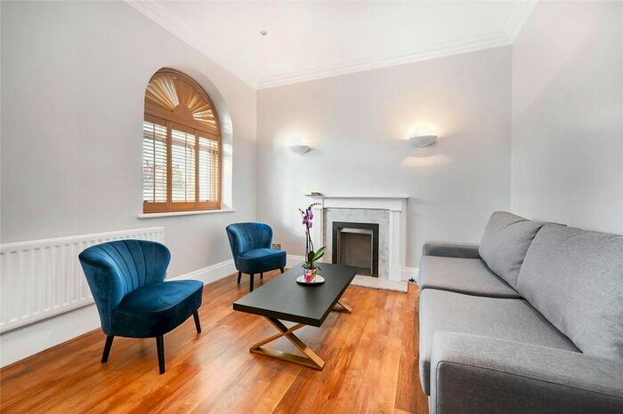 2 Bedroom Flat To Rent In Queen's Gate Terrace, South Kensington, London, SW7