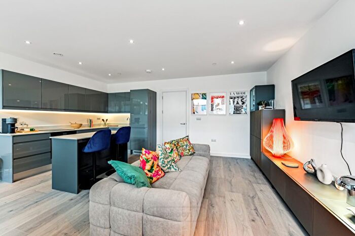 1 Bedroom Flat For Sale In Silbury Boulevard, Milton Keynes, MK9