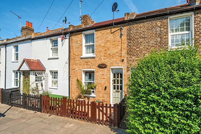 2 Bedroom Terraced House For Sale In Sutcliffe Road, Plumstead, SE18