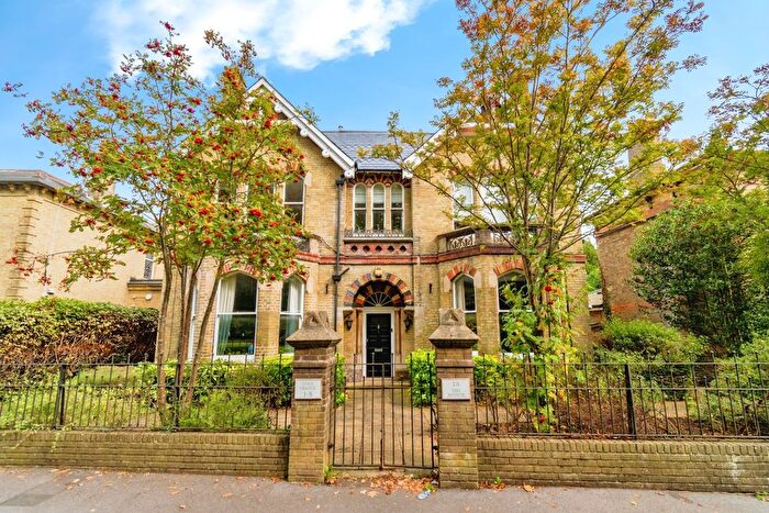 2 Bedroom Flat For Sale In The Avenue, Southampton, Hampshire, SO17