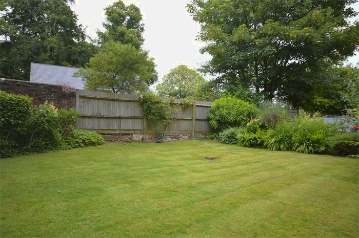 1 Bedroom Flat To Rent In Christchurch Road, Winchester, Hampshire, SO23