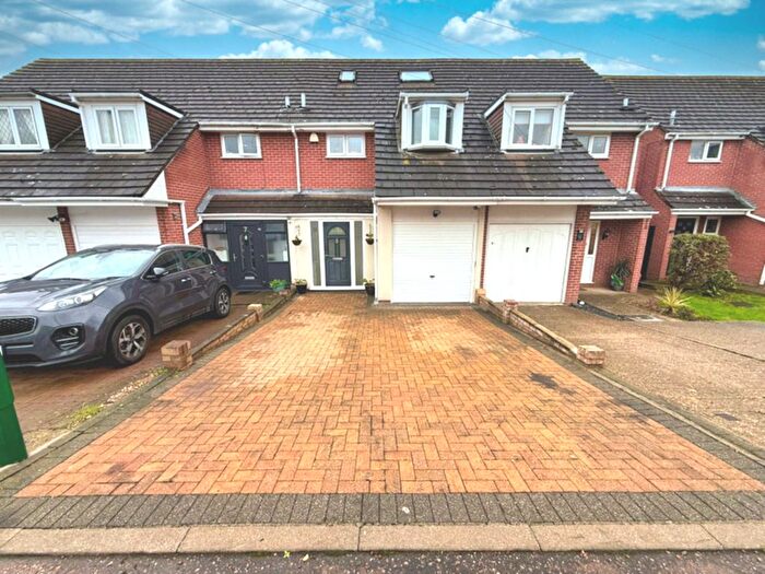 4 Bedroom Terraced House For Sale In Fry Close, Romford, RM5