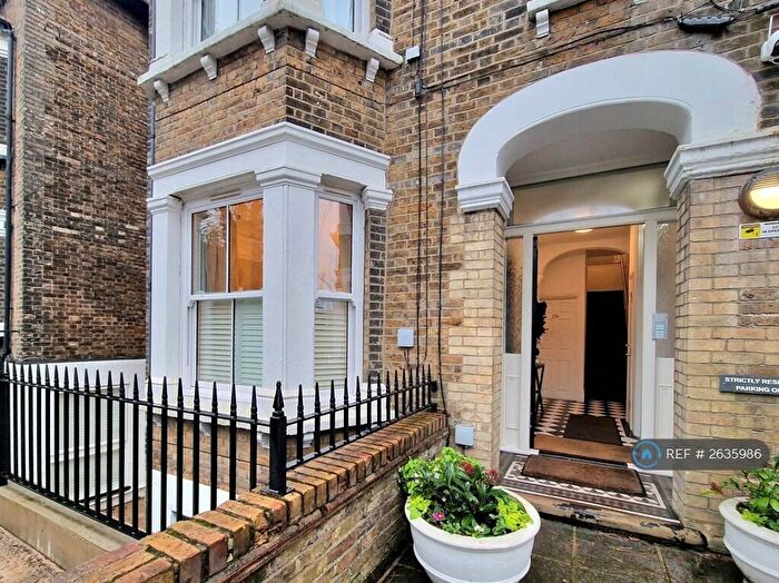 2 Bedroom Flat To Rent In Queens Road, Brentwood, CM14