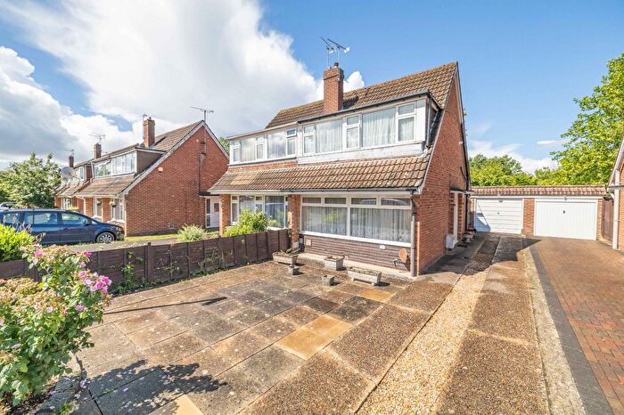 3 Bedroom Semi Detached House For Sale In Cleves Way, Ashford, TN23
