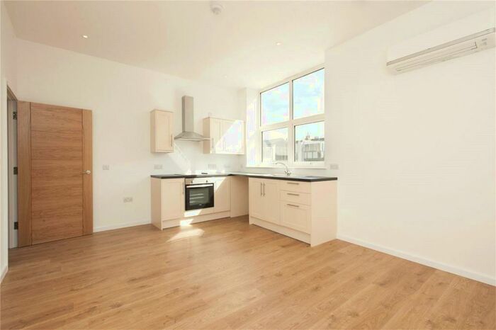 2 Bedroom Apartment To Rent In Townsend Court, Hucknall Road, Nottingham, Nottinghamshire, NG5