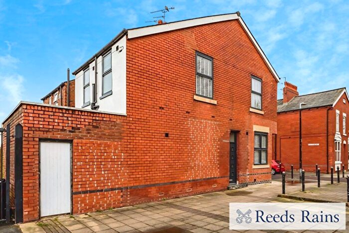 4 Bedroom End Of Terrace House To Rent In Langham Road, Salford, Greater Manchester, M6