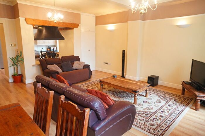 3 Bedroom Property To Rent In Didsbury Lodge Hall, Manchester, M20