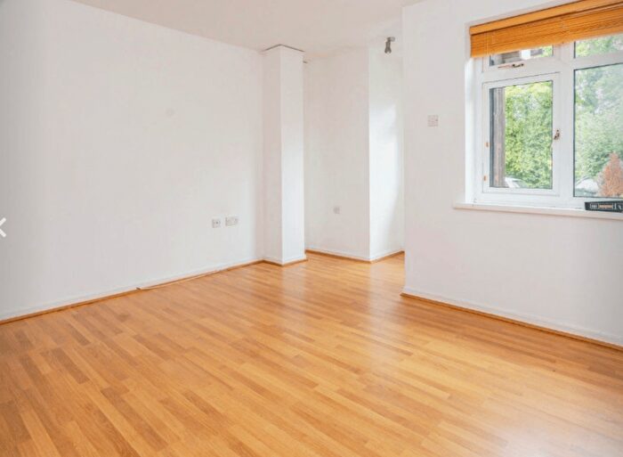 1 Bedroom Terraced House To Rent In Waverley Court, Woking, GU22