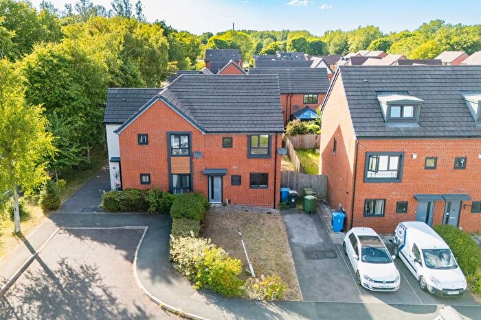 3 Bedroom Semi-Detached House For Sale In Worsley Close, Runcorn, WA7