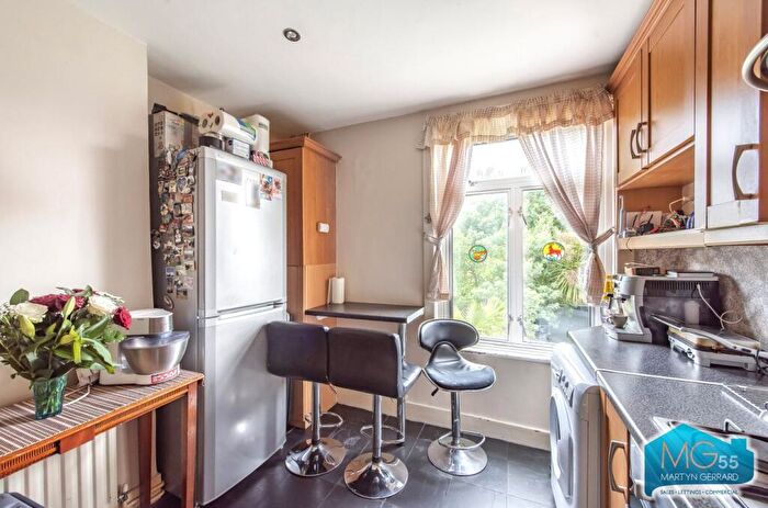 2 Bedroom Apartment To Rent In Byron Road, Mill Hill, NW7
