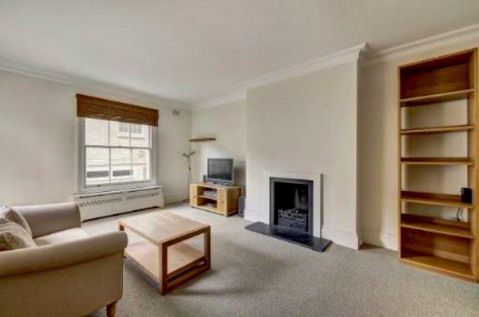3 Bedroom Apartment To Rent In Gloucester Place, Marylebone, London, NW1