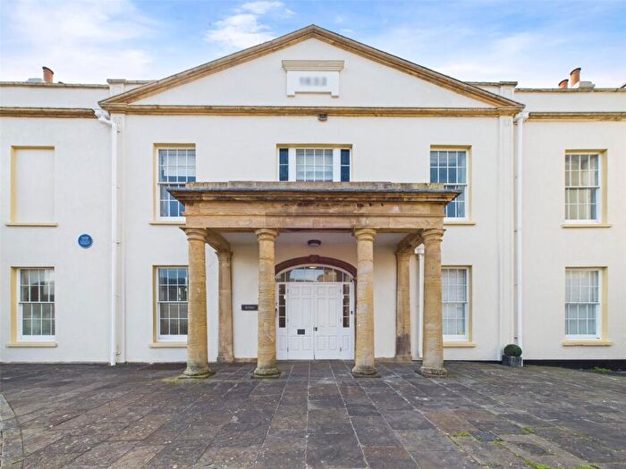 1 Bedroom Flat For Sale In Knightstone Causeway, Weston-super-Mare, North Somerset, BS23
