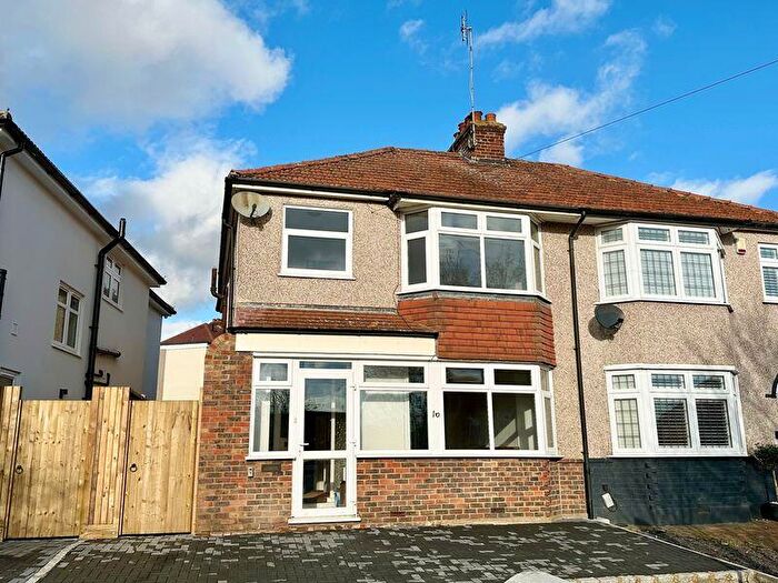 3 Bedroom Semi Detached House For Sale In Inglewood Road, Bexleyheath, DA7