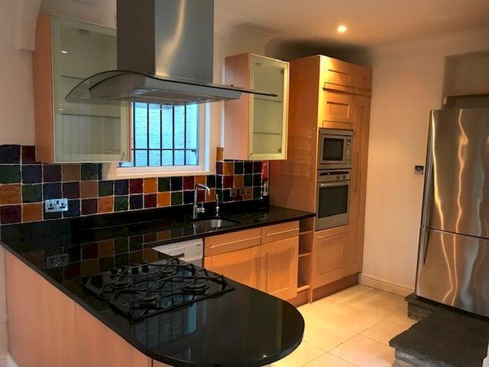 1 Bedroom Flat To Rent In Teignmouth Road, Mapesbury, London, NW2