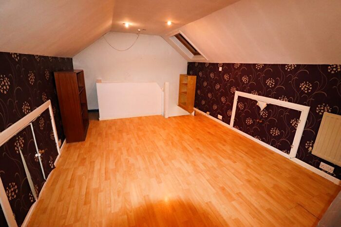 1 Bedroom Terraced House To Rent In Clifton Road, Ilford, IG2