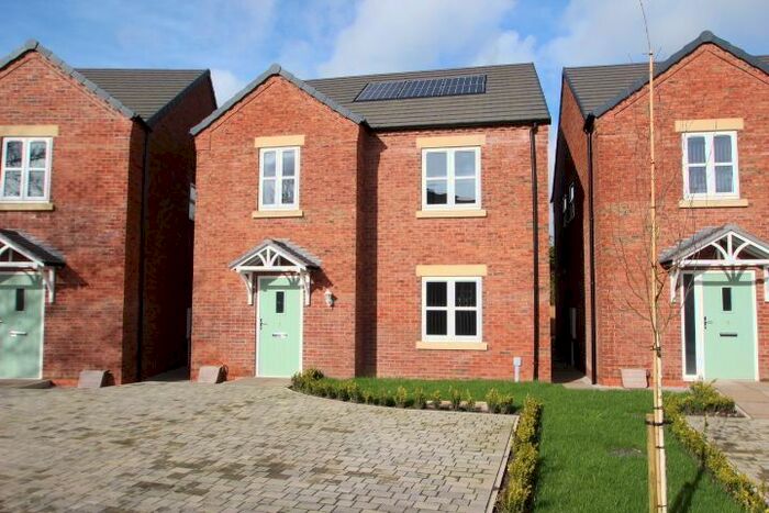 4 Bedroom Detached House To Rent In High View, Parkway, Brown Edge, ST6
