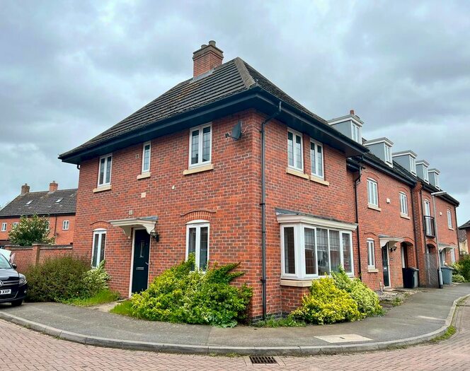 3 Bedroom End Of Terrace House To Rent In Windle Drive, Bourne, PE10