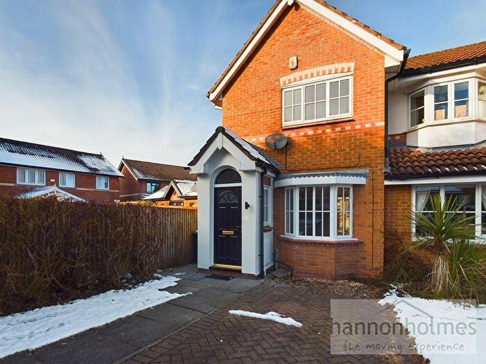 2 Bedroom Mews To Rent In Birchgrove Close, Bolton, BL3